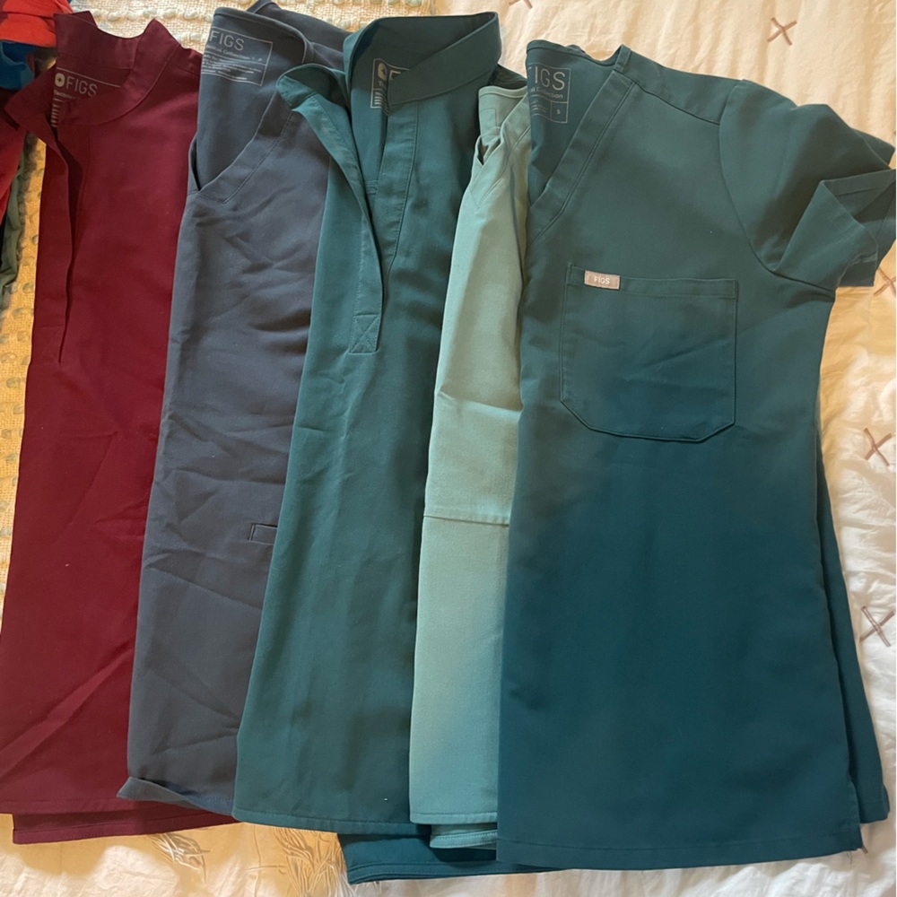 Figs purge all size smalls and mediums.